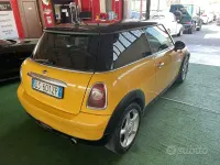 Usata Mini Cooper D 109 CV (80 kW) 2009 Giallo Utilitaria