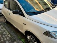 Usata Lancia Ypsilon Silver 69 CV (50 kW) 2016 Bianco Utilitaria