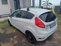 Usata Ford Fiesta 97 CV (71 kW) 2009 Bianco Berlina