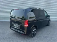 Usata Mercedes Vito 190 CV (139 kW) 2023 Nero metallizzato Furgone