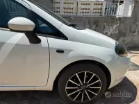 Usata Fiat Punto 75 CV (55 kW) 2014 Bianco Utilitaria