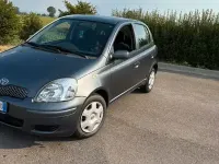 Usata Toyota Yaris Sol 65 CV (47 kW) 2004 Grigio Utilitaria