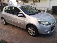 Usata Renault Clio II Dynamique 75 CV (55 kW) 2009 Berlina