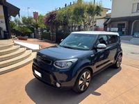 Usata Kia Soul 136 CV (100 kW) 2015 Bicolor con tettino bianco SUV
