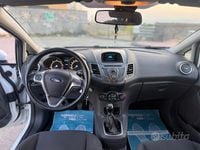 Usata Ford Fiesta 75 CV (55 kW) 2014 Bianco Utilitaria