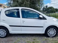 Gebraucht Citroën C1 Exclusive 68 PS (50 kW) 2013 Weiß Kleinwagen
