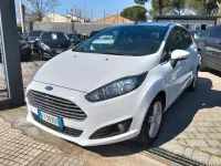 Usata Ford Fiesta Titanium 75 CV (55 kW) 2015 Bianco Utilitaria