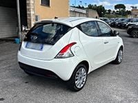 Usata Lancia Ypsilon 70 CV (51 kW) 2022 Bianco Utilitaria