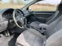 Usado VW Golf V Sportline 105 CV (77 kW) 2006 Gris Utilitario