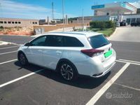 usata Toyota Auris Hybrid 