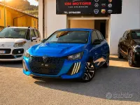 Usata Peugeot 208 Allure 101 CV (74 kW) 2024 Blu vertigo metallizzato Utilitaria