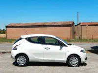 Usata Lancia Ypsilon 95 CV (69 kW) 2014 Bianco Utilitaria