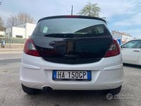 Usata Opel Corsa 86 CV (63 kW) 2012 Bianco Utilitaria