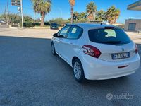 Usata Peugeot 208 Access 81 CV (59 kW) 2014 Bianco Utilitaria