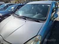 Usata Toyota Corolla Verso 116 CV (85 kW) 2005 Grigio Monovolume
