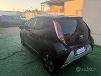 Usata Toyota Aygo X-play 69 CV (50 kW) 2017 Nero Utilitaria