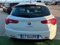 Usata Alfa Romeo Giulietta Exclusive 105 CV (77 kW) 2015 Bianco Utilitaria