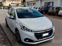 Usata Peugeot 208 Allure 110 CV (80 kW) 2017 Bianco Utilitaria