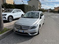 Usata Mercedes B200 Premium 156 CV (114 kW) 2014 Grigio Monovolume