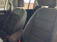 Begagnad VW Touran Comfortline 105 HK (77 kW) 2015 Grå Minibuss