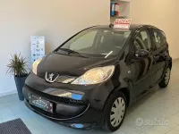 Usata Peugeot 107 68 CV (50 kW) 2008 Nero Utilitaria