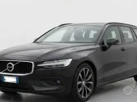 Usata Volvo V60 Business Edition 150 CV (110 kW) 2020 Nero Station wagon