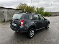 Usata Dacia Duster Lauréate 110 CV (80 kW) 2014 Grigio SUV