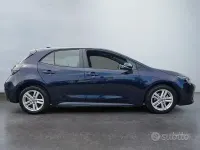 Usata Toyota Corolla Active 122 CV (89 kW) 2022 Blu/azzurro Berlina