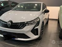 Usata Renault Clio V Techno 100 CV (73 kW) 2024 Grigio Berlina