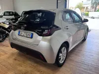 Begagnad Toyota Yaris Hybrid Business Edition 92 HK (67 kW) 2021 Silver Sedan