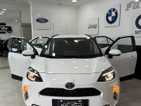Usata Toyota Yaris Hybrid Business Edition 92 CV (67 kW) 2023 Bianco Station wagon