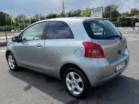 Usata Toyota Yaris Sol 69 CV (50 kW) 2006 Grigio Berlina