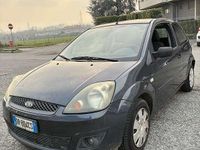 Usata Ford Fiesta Titanium 75 CV (55 kW) 2008 Grigio Utilitaria
