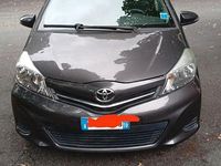 Usata Toyota Yaris Lounge 69 CV (50 kW) 2012 Grigio Utilitaria