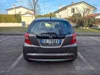Usata Honda Jazz 90 CV (66 kW) 2011 Grigio Utilitaria