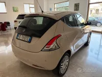 Usata Lancia Ypsilon Platinum 69 CV (50 kW) 2016 Bianco Utilitaria