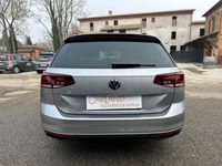 Usata VW Passat Business 150 CV (110 kW) 2023 Grigio Station wagon