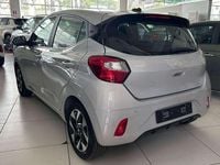 Nuova Hyundai i10 63 CV (46 kW) 2025 Grigio chiaro Utilitaria