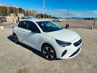 Usata Opel Corsa-e Elegance 100 kW (136 CV) 2021 Bianco Utilitaria