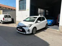Usata Toyota Yaris 90 CV (66 kW) 2017 Bianco Berlina