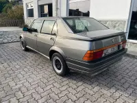 Usata Alfa Romeo 75 150 CV (110 kW) 1988 Grigio Berlina