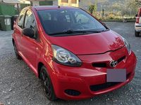 Usata Toyota Aygo 68 CV (50 kW) 2011 Rosso Utilitaria