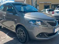 Usata Lancia Ypsilon Gold 69 CV (50 kW) 2022 Grigio Utilitaria