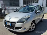 Usata Renault Scénic III 110 CV (80 kW) 2012 Grigio Monovolume
