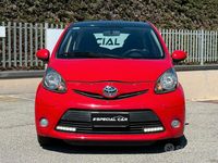 Usata Toyota Aygo Connect Style 67 CV (49 kW) 2014 Rosso Utilitaria