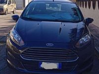 Usata Ford Fiesta 75 CV (55 kW) 2015 Grigio Berlina