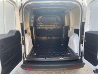 Usata Fiat Doblò 105 CV (77 kW) 2021 Bianco Monovolume