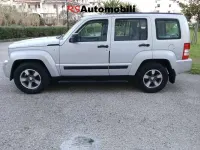 Usata Jeep Cherokee Sport 177 CV (130 kW) 2009 Grigio SUV