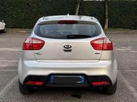 Usata Kia Rio EX 75 CV (55 kW) 2013 Grigio Berlina