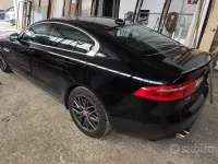 Usata Jaguar XE 179 CV (131 kW) 2017 Nero Berlina